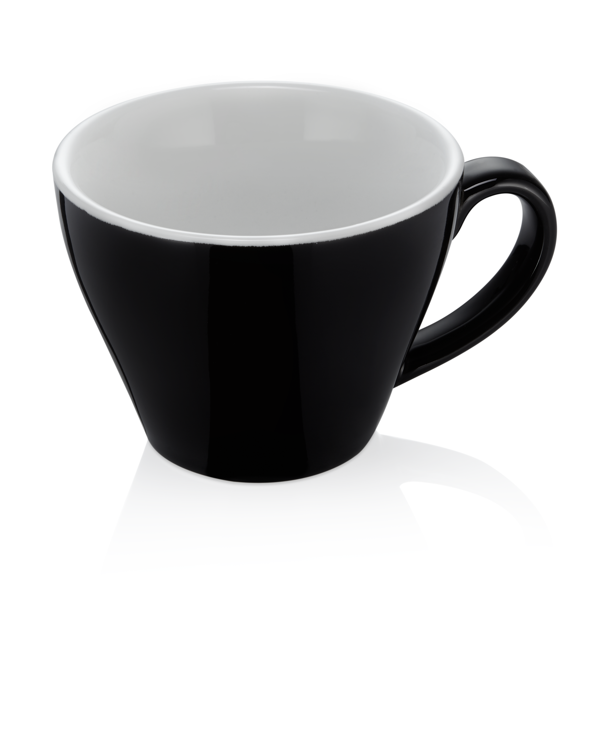 Schwarze Tasse auf weißem Hintergrund.