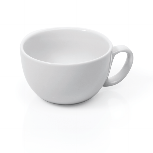 Weiße Tasse auf weißem Hintergrund.