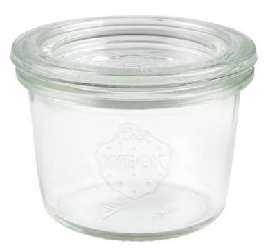 Leeres Einmachglas mit Deckel.