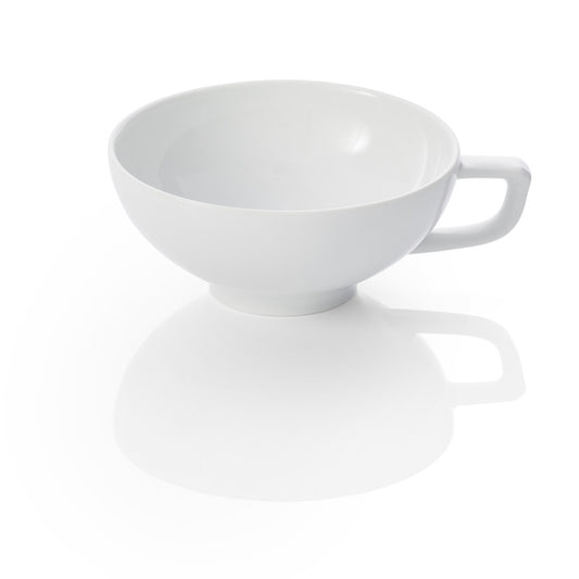 Weiße Tasse für Gastronomiebedarf.
