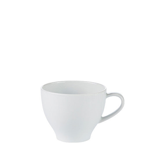Weiße Tasse auf weißem Hintergrund.