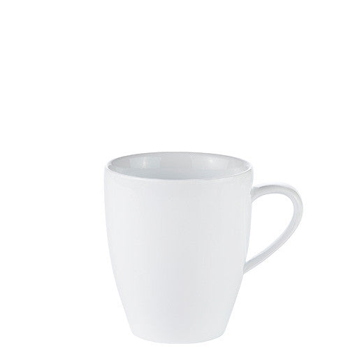 Weiße Tasse auf weißem Hintergrund.