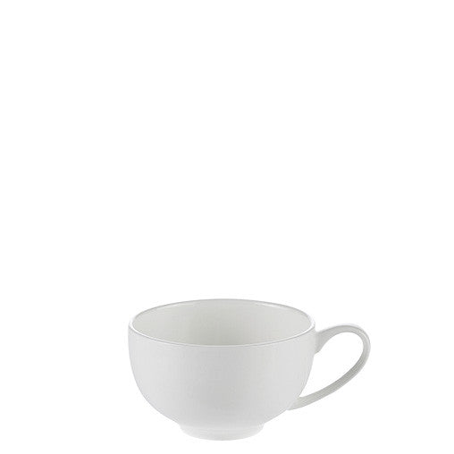 Weiße Tasse auf weißem Hintergrund.