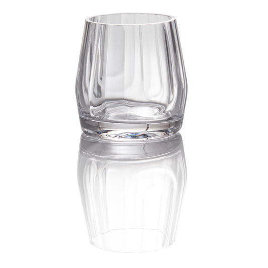 Glas mit reflektierender Oberfläche.
