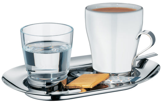 Kaffeetasse, Wasserglas, Servierplatte.