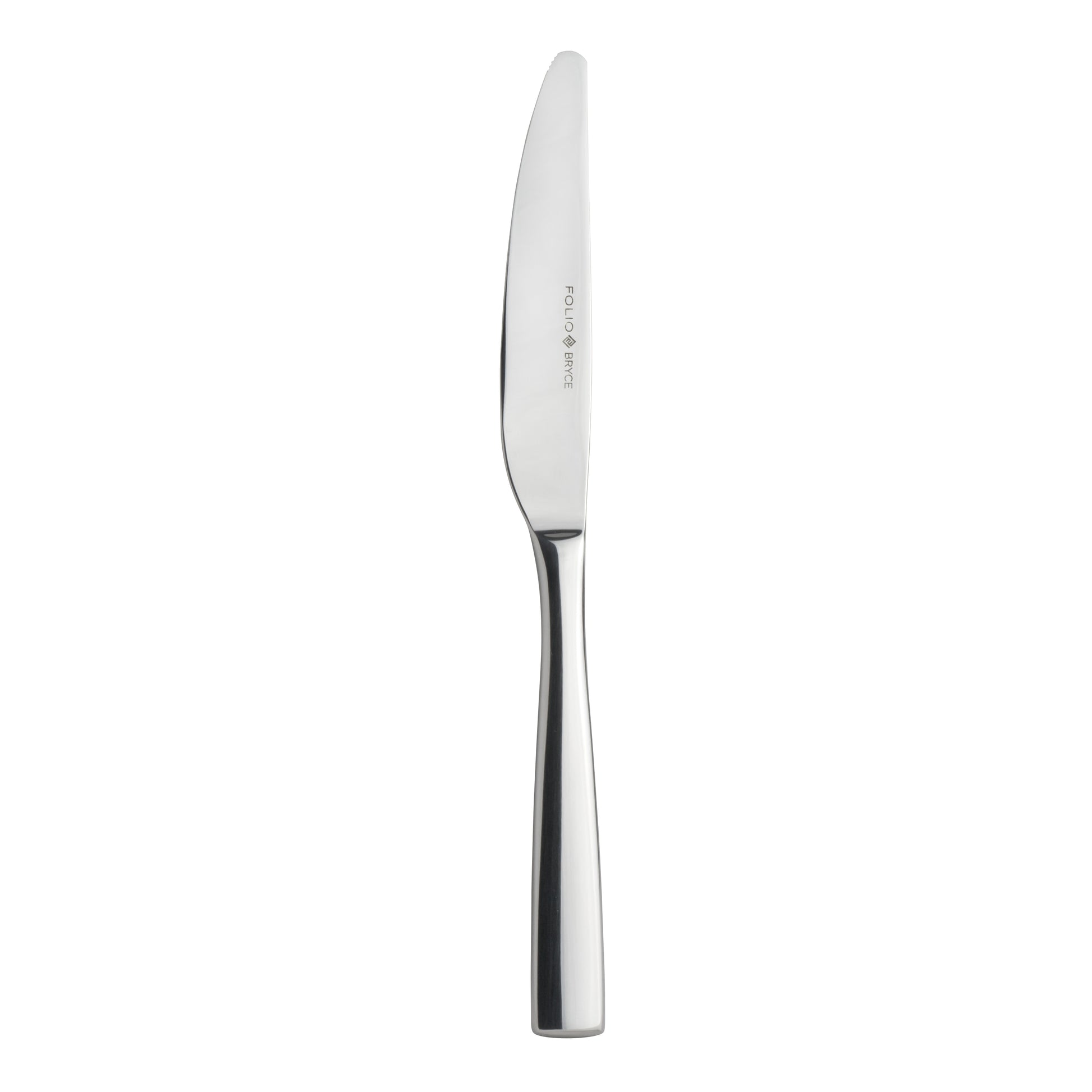 Silbernes Messer auf weißem Hintergrund.