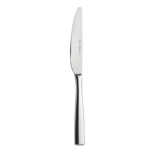 Silbernes Messer auf weißem Hintergrund.