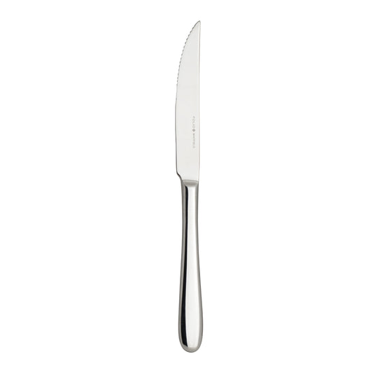 Edelstahl-Steakmesser auf weißem Hintergrund.