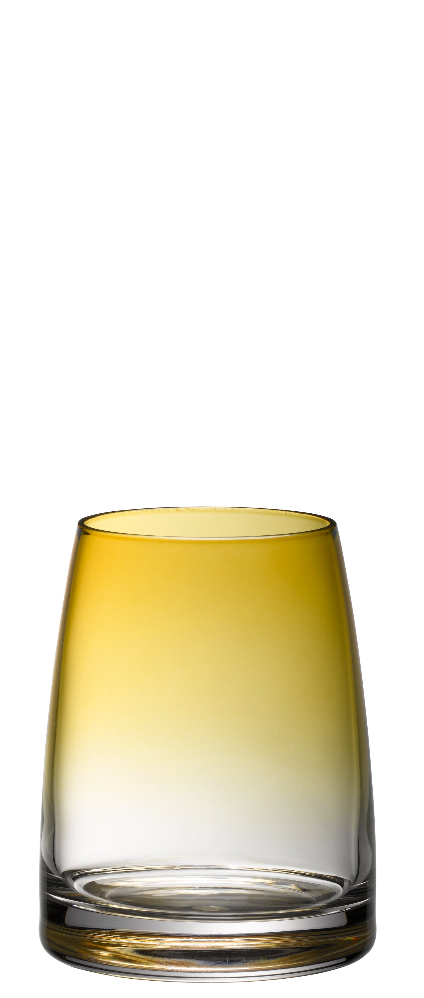 Leeres Glas auf weißem Hintergrund