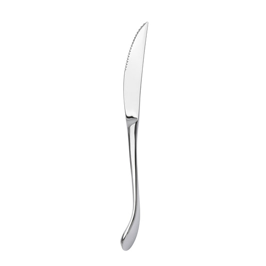 Silbernes Steakmesser auf weißem Hintergrund.