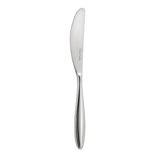 Silbernes Buttermesser auf Weiß.