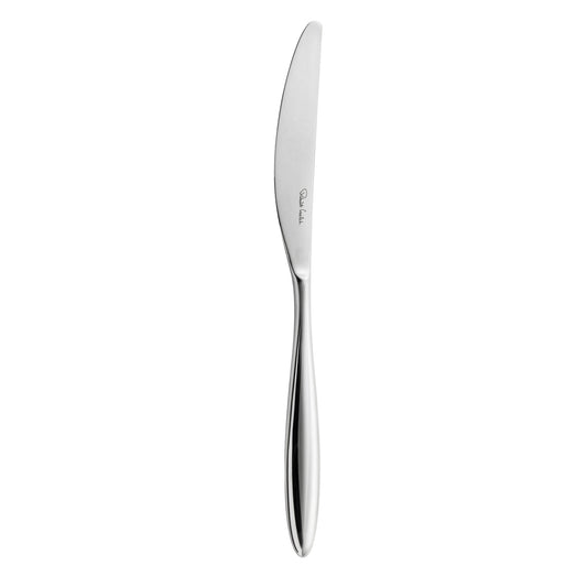 Silbernes Messer auf weißem Hintergrund.