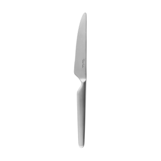Silbernes, gezacktes Messer, isoliert.