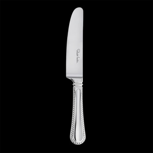 Silbernes Messer auf schwarzem Hintergrund.