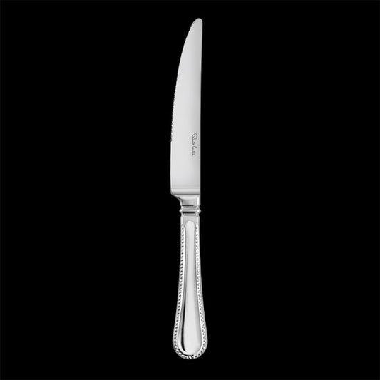 Silbernes Messer auf schwarzem Hintergrund.