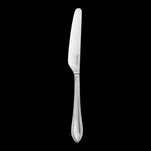 Silbernes Messer auf schwarzem Hintergrund.