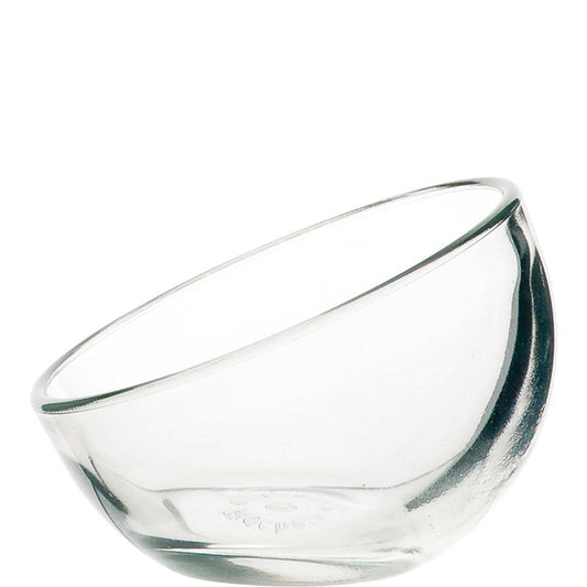 Glas-Schale, transparent, schräg gestellt.