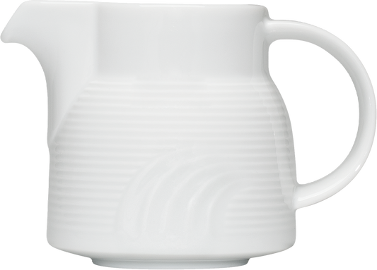 Weißer Keramikkrug mit Henkel.