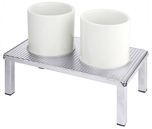 Kaffeetassen auf Metallständer