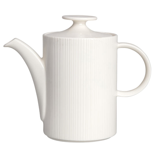 Weiße Kaffeekanne mit Rillenmuster.