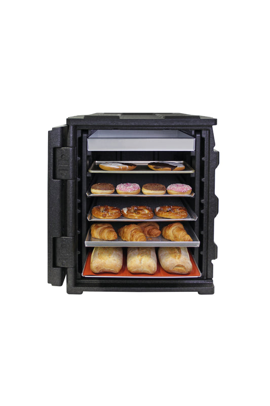 Gastronomieofen mit Backwaren.