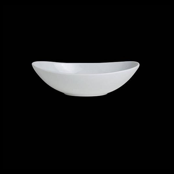 Weiße Schüssel auf schwarzem Hintergrund.