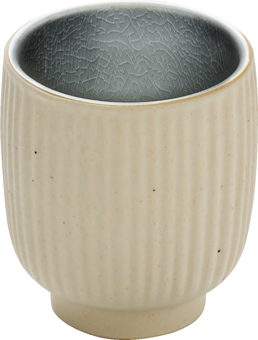 Beige Tasse mit grauem Innenraum.