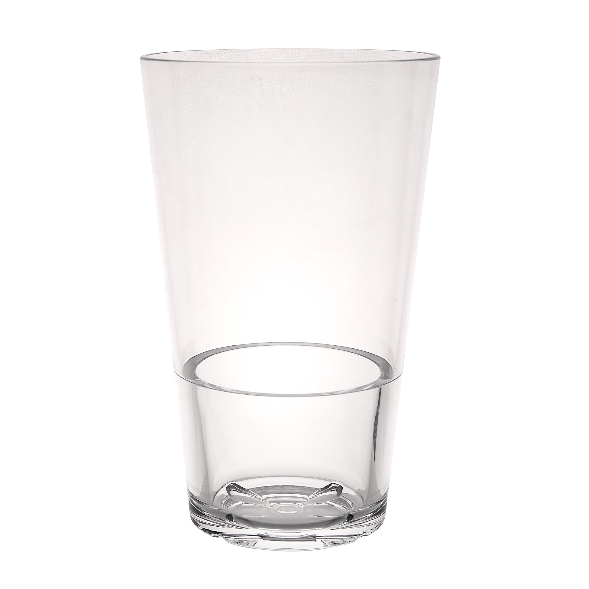Leeres, transparentes Trinkglas, hoch.