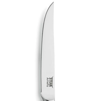 Schwarzes Steakmesser auf weißem Hintergrund.