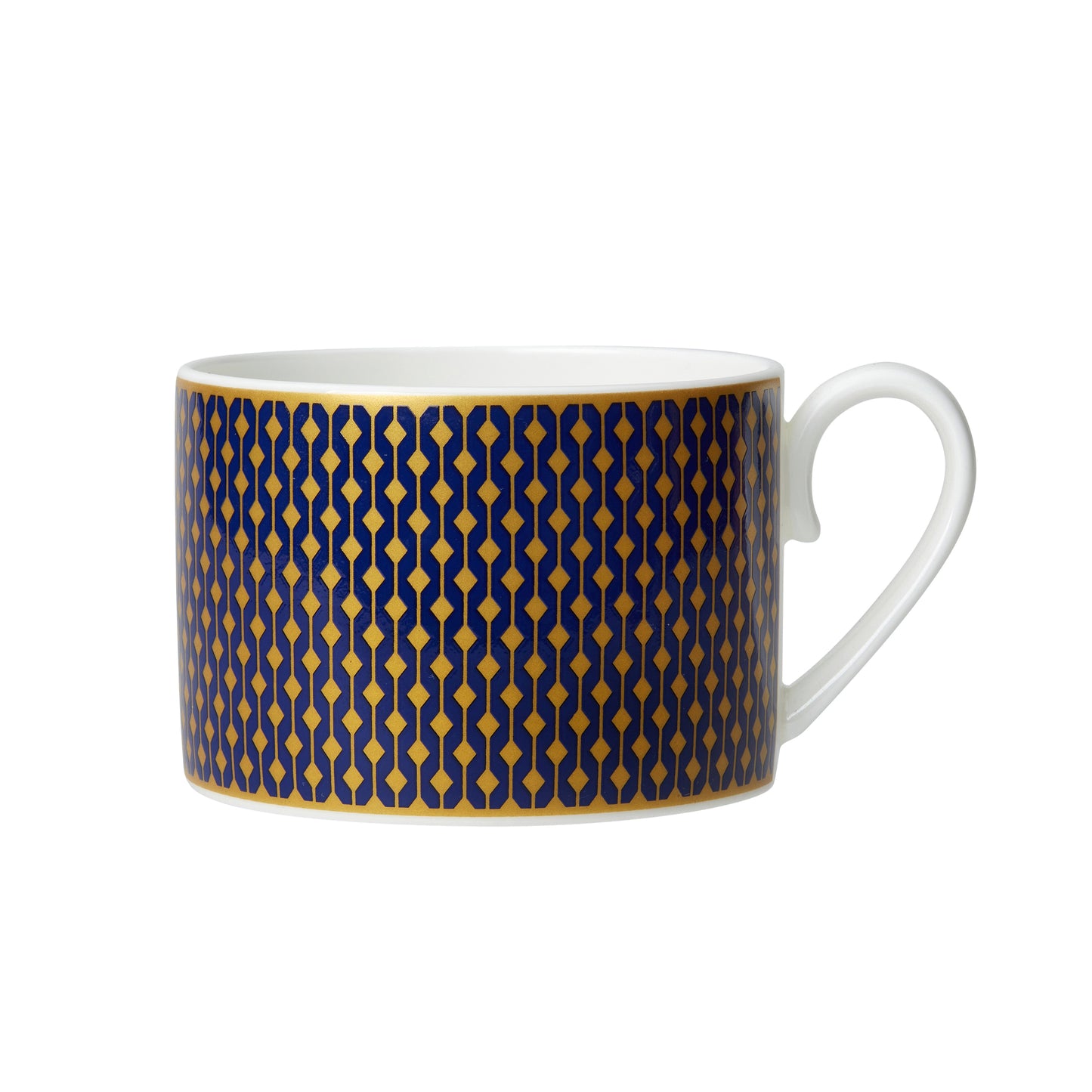 Tasse mit blau-goldenem Muster.