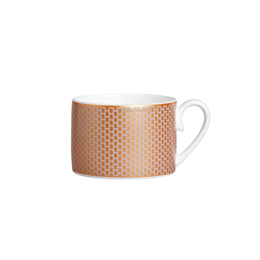 Tasse mit geometrischem Muster.