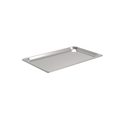 Edelstahl-Gastronorm-Behälter auf weißem Hintergrund.