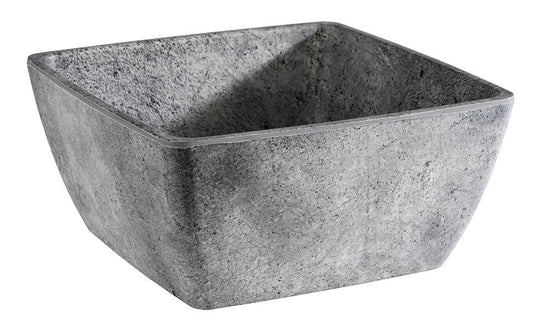 Graue, quadratische Steinschale.