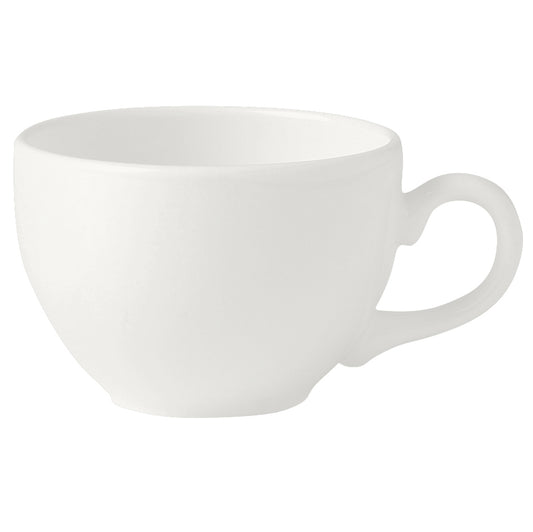 Weiße Tasse auf weißem Hintergrund.