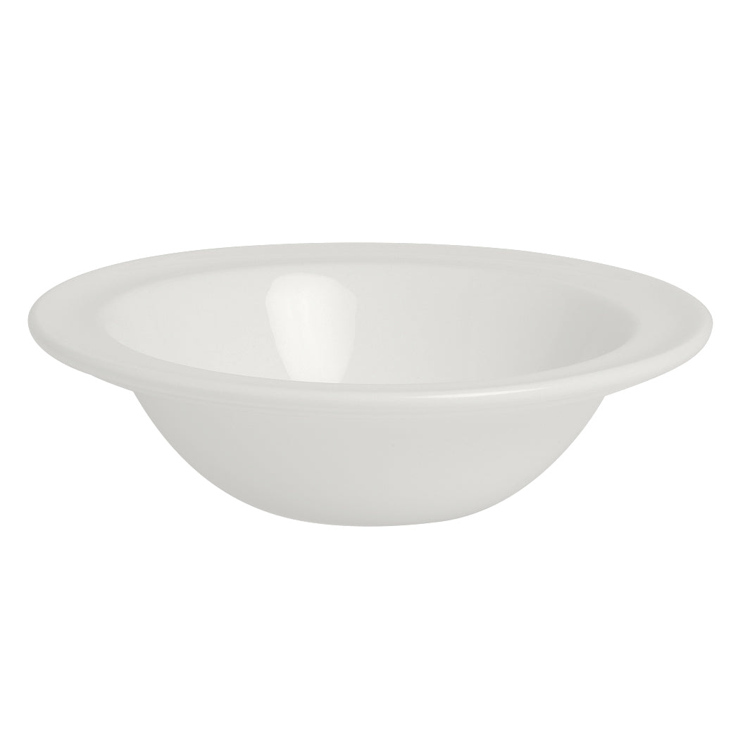 Weiße Porzellanschüssel auf weißem Hintergrund.