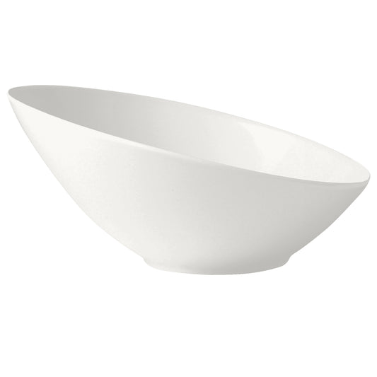 Weiße, ovale Schüssel, minimalistisch.
