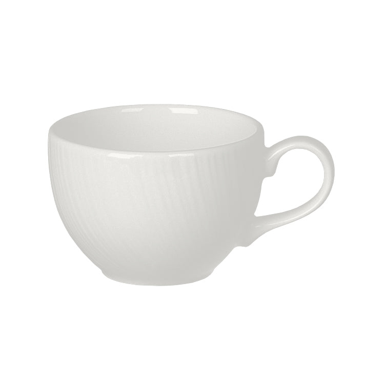 Weiße Tasse auf weißem Hintergrund.