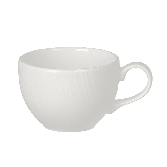 Weiße Porzellantasse auf weißem Hintergrund.
