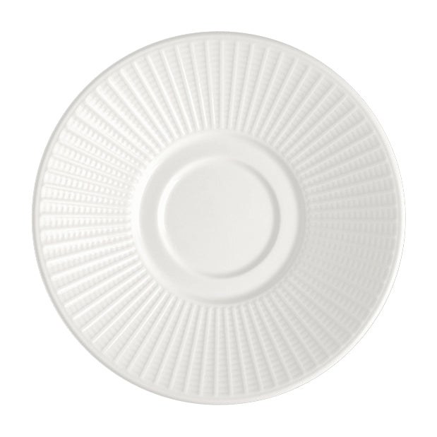 Weißer, strukturierter Porzellanteller, Draufsicht.
