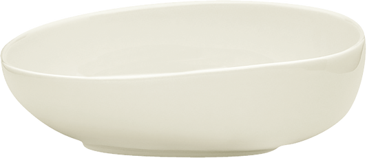 Weiße, ovale Schale aus Porzellan.