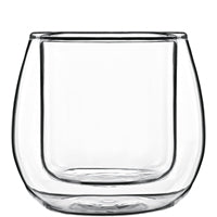 Transparenter Trinkbecher aus Glas