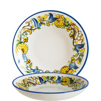 Dekorative Teller im Gastronomie-Setting