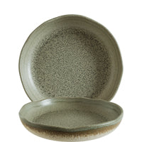 Keramische Teller und Schüssel