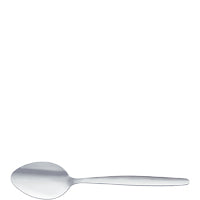 Glänzender Metalllöffel vor weißem Hintergrund