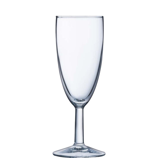 Champagnerglas vor weißem Hintergrund