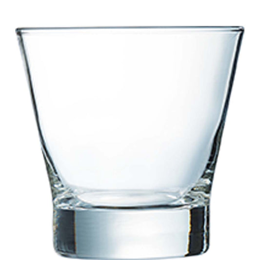 Leeres Trinkglas, transparent, schlicht