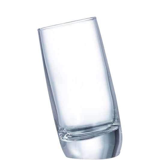 Klares Glas im Neigungswinkel