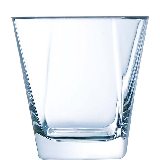 Glas mit Wasser Nahaufnahme