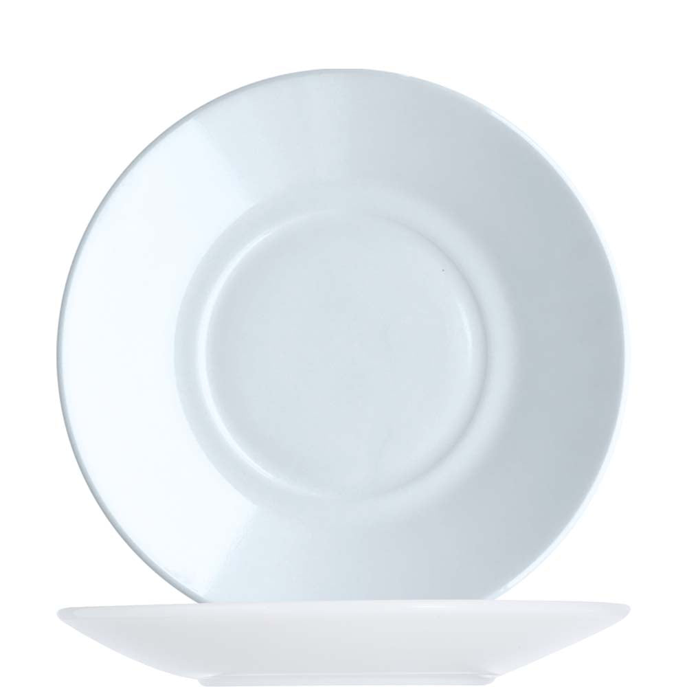 Weiße Teller im Gastronomie-Setting
