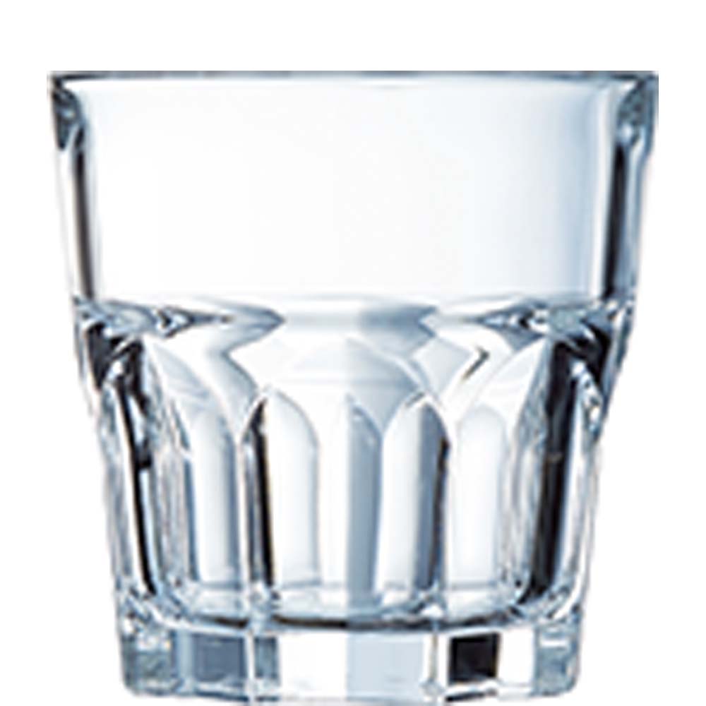 Wasserglas vor hellem Hintergrund